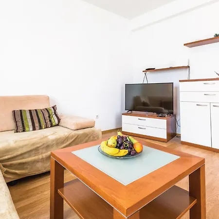 Cozy In With Kitchen Apartment