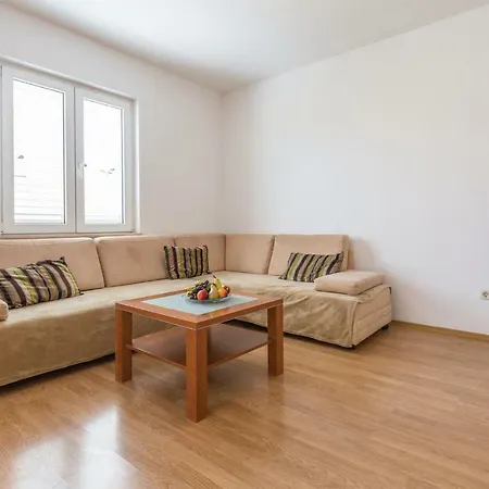 Apartment Cozy In With Kitchen